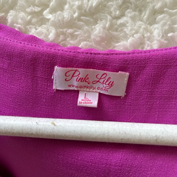 Pink lily, magenta wrap romper with deep v and tie waist, size medium - Picture 4 of 4